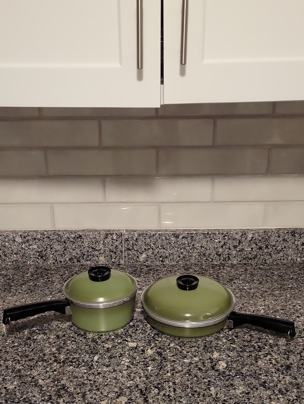 Vintage Club Avocado Green Cast Aluminum Cookware Set – 4 Pieces